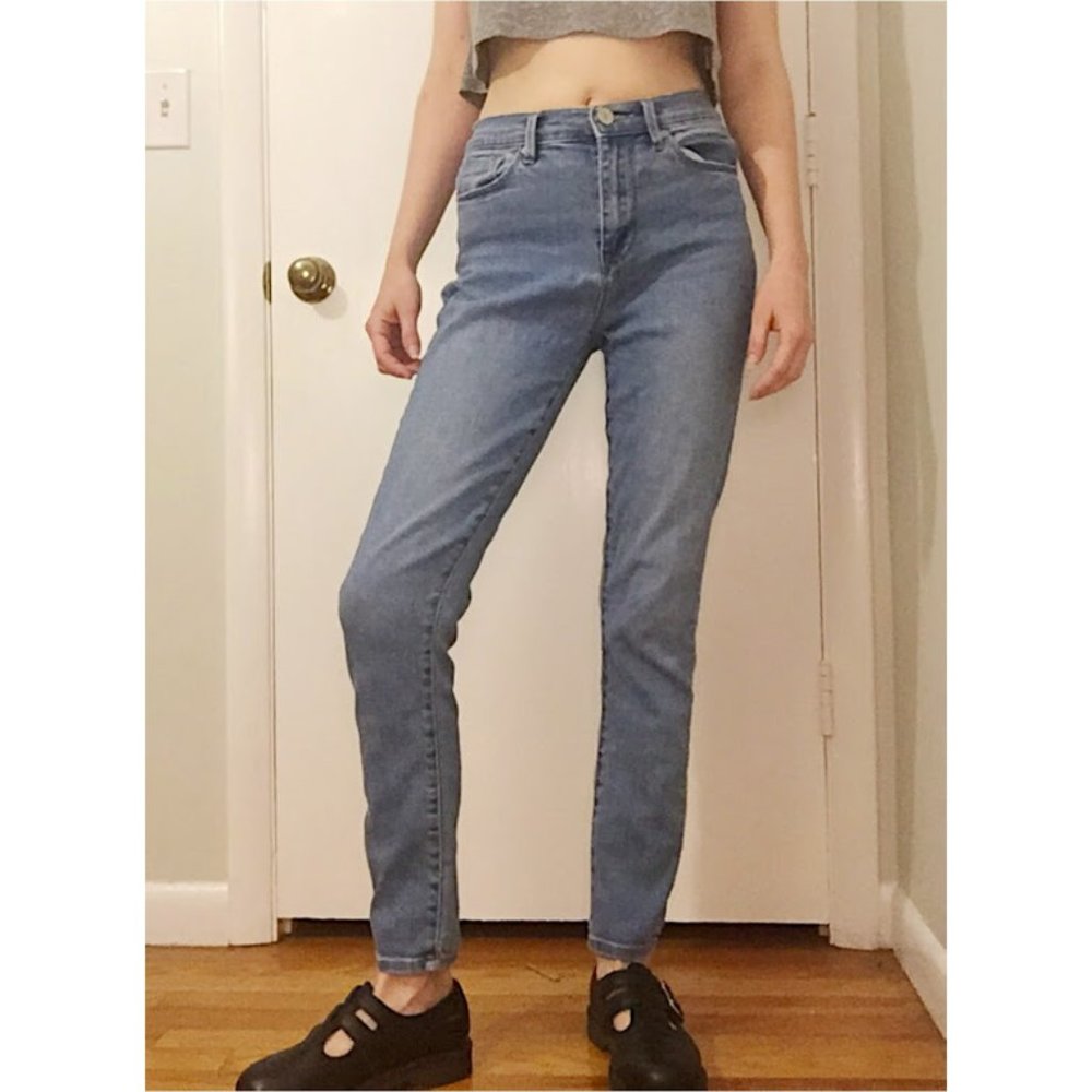 BDG High-Waisted Twig Light Indigo Wash Jeans
